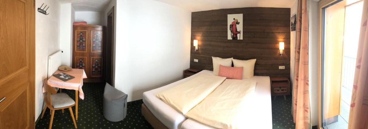 Nonas B&B Galtur Bagian luar foto