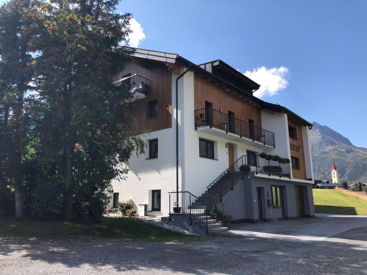 Nonas B&B Galtur Bagian luar foto