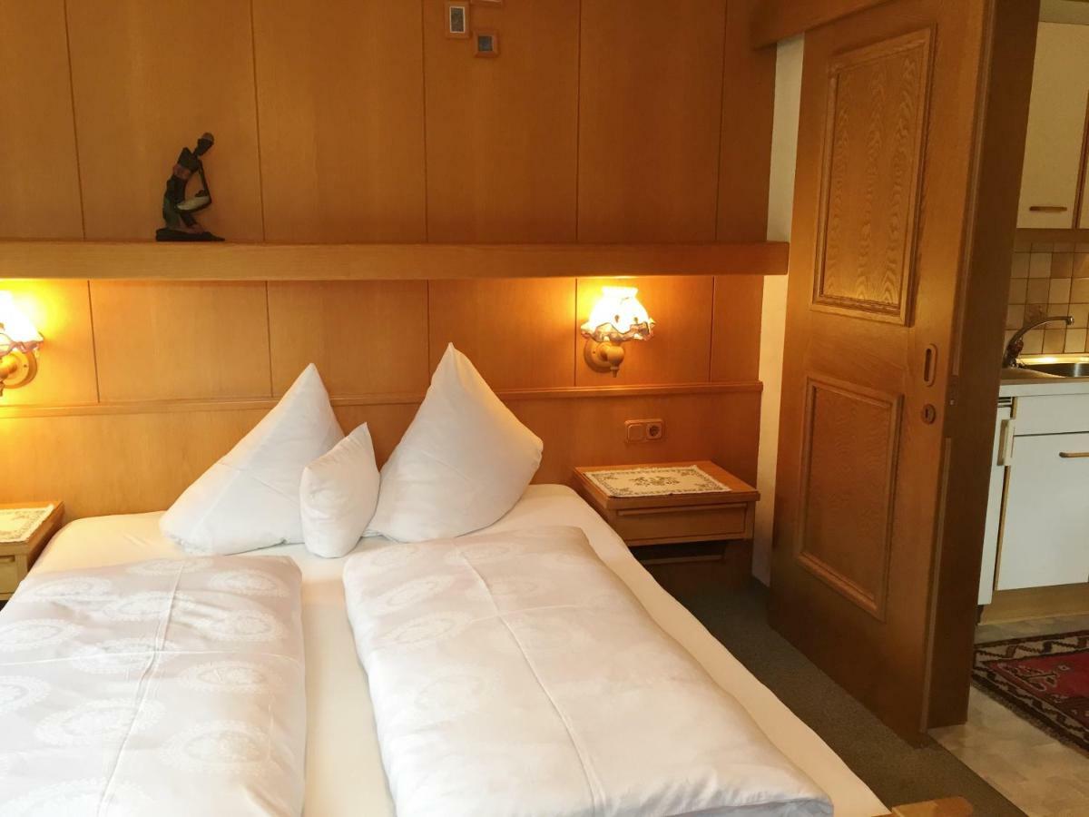 Nonas B&B Galtur Bagian luar foto