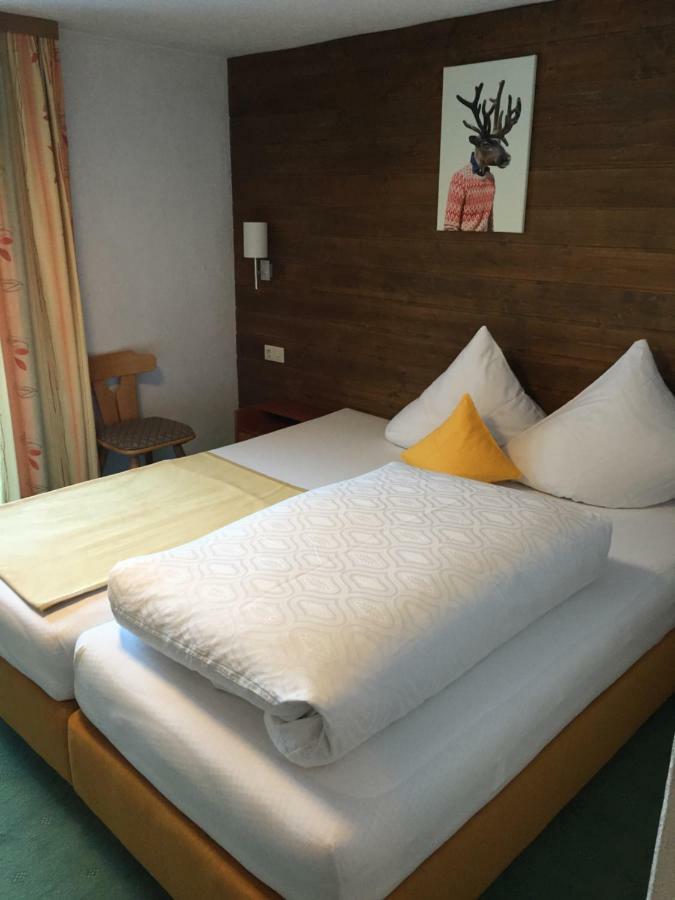 Nonas B&B Galtur Bagian luar foto
