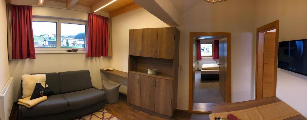 Nonas B&B Galtur Bagian luar foto